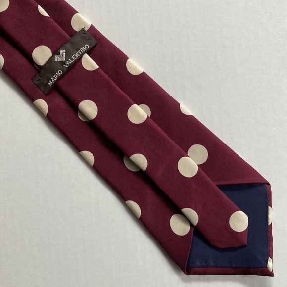 Vintage Mario Valentino Burgundy w/ Cream Polka Dot Mens Silk Tie - Picture 4 of 6